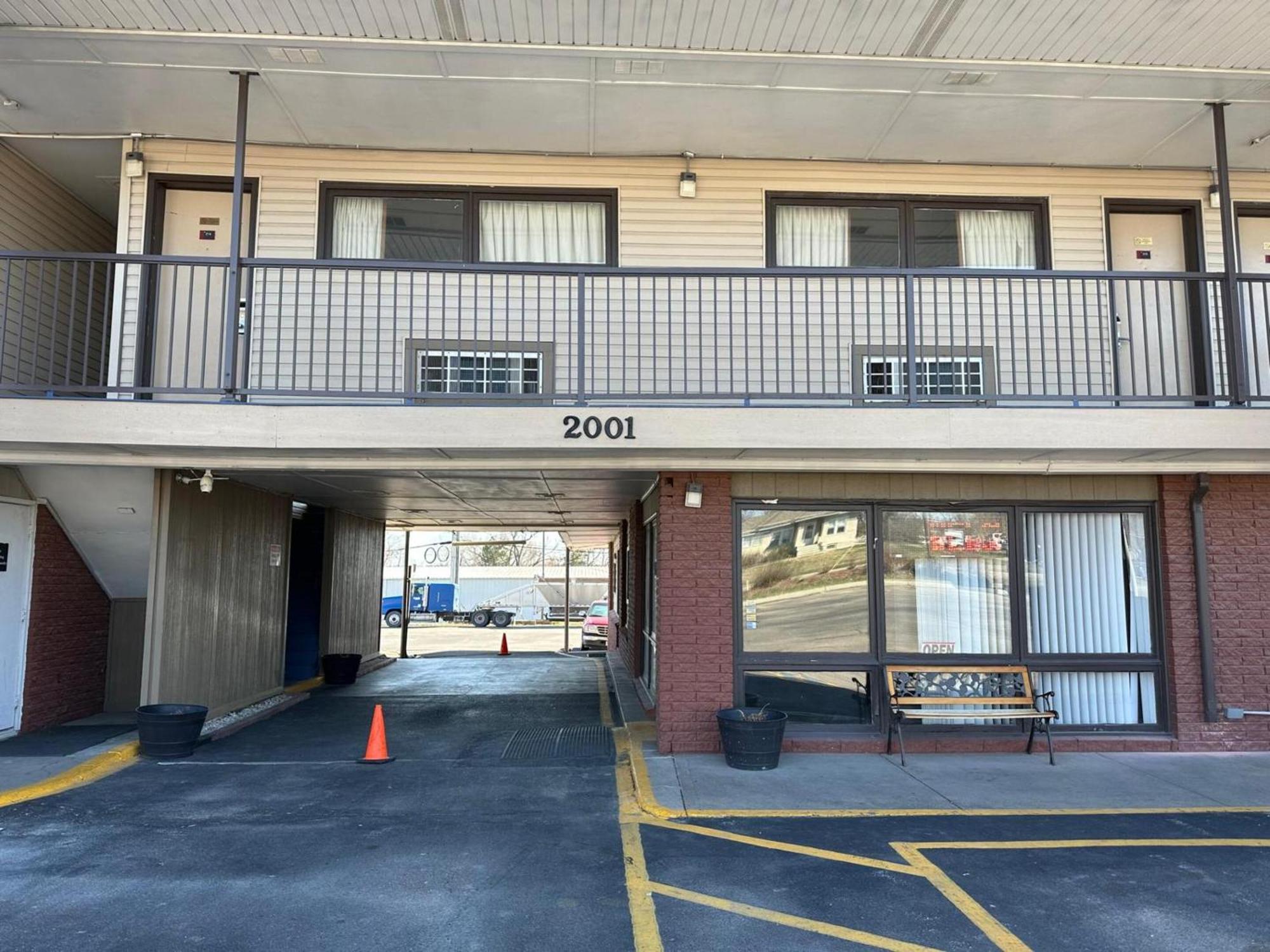 Stay Inn By Oyo Near I 80 Lincoln West מראה חיצוני תמונה